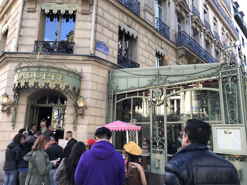 les Champs-Élysées